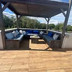 Villa Agence Jf Immo -belle Climatisee 6 Pers Proche Solarium Piscine Collective- V0755