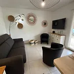 Villa Agence Jf Immo -belle Climatisee 6 Pers Proche Solarium Piscine Collective- V0755 Vias