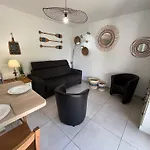 Agence Jf Immo -belle Climatisee 6 Pers Proche Solarium Piscine Collective- V0755 Villa Vias