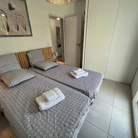 Belle Climatisee 6 Pers Proche Solarium Piscine Collective- V0755 Villa Vias