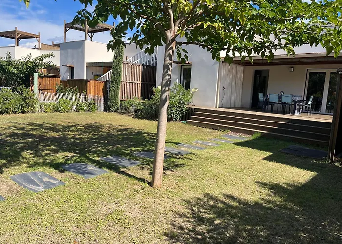 Вилла Agence Jf Immo -belle Climatisee 6 Pers Proche Solarium Piscine Collective- V0755 *