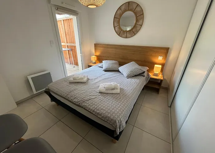 Belle Climatisee 6 Pers Proche Solarium Piscine Collective- V0755 Villa