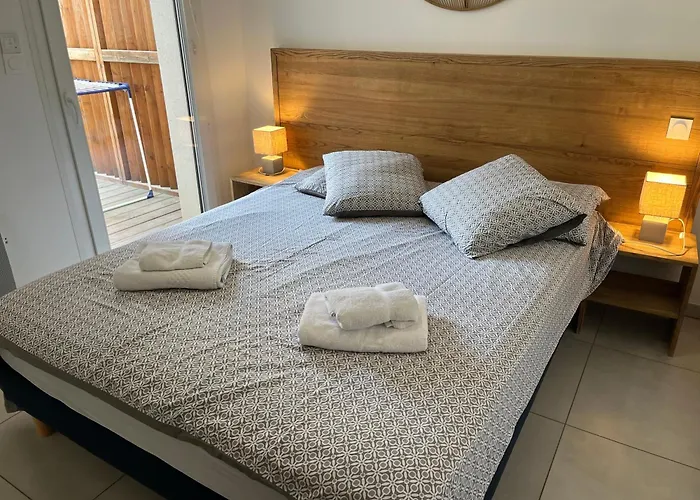 Villa Belle Climatisee 6 Pers Proche Solarium Piscine Collective- V0755
